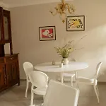 Casa Nin, Storie E In Collina Cisterna dʼAsti