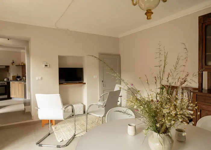 Casa Nin, Storie E In Collina * Cisterna dʼAsti